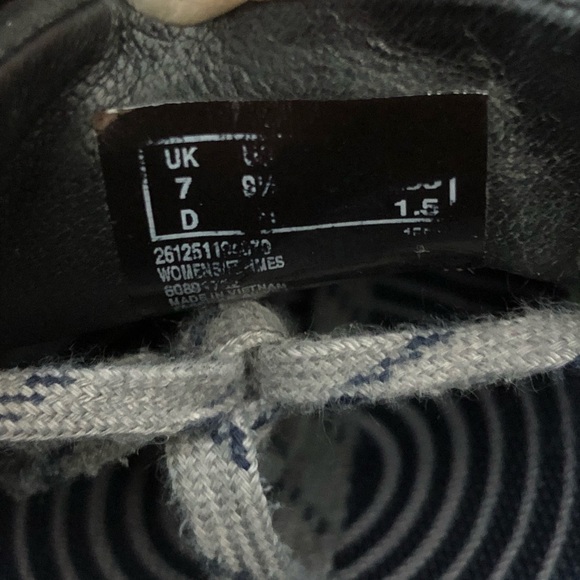 Clarks Wave Walk Shoes Womens 9.5 Blue Suede Leather Sneaker Lace Up Waterproof - Picture 11 of 12